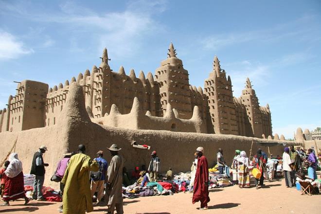 Caminin ilk defa 14'nc yzylda yapld biliniyor. Birka defa yklan cami, bugnk haline 1907'deki ina almasndan sonra gelmi.