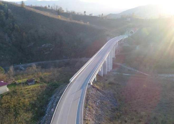 Bu proje ok ciddi maliyeti olan bir proje. 2008 ylnda balayan projenin toplam maliyeti 926 milyon TL. Hkmetimizin, devletimizin ilimize, blgemize katt ok nemli bir deer. ok byk bir yatrm gerekletirmenin heyecan ierisindeyiz. mit ediyorum ki 2019 ylnda bu proje hayata geecek ve bylelikle Ordu zellikle Karadeniz blgesinde parlayan bir yldz haline gelecektir" diye konutu.