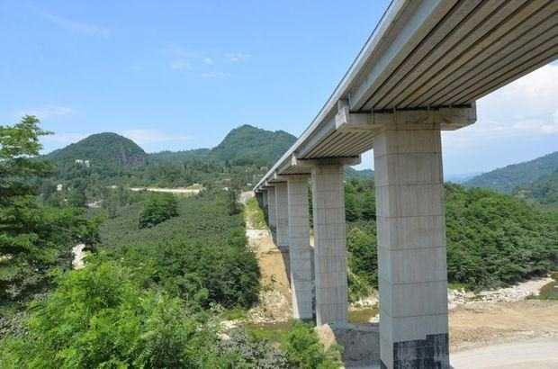 Ayrca 330 metre uzunluunda 1 viyadk, 270 metre uzunluunda 4 tane kpr inaat tamamland. 1 kprnn inaat devam ediyor."