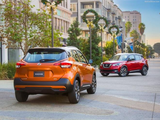 Btn Kicks modellerinde otomatik acil fren sistemi standart, kr nokta uyar sistemi ve arka apraz trafik uyar sistemleri standart olarak sunulacak.