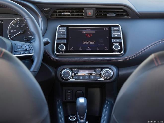 Kabinde ise 7 inlik multimedya ekran Apple CarPlay ve Android Auto desteine sahip olacak.