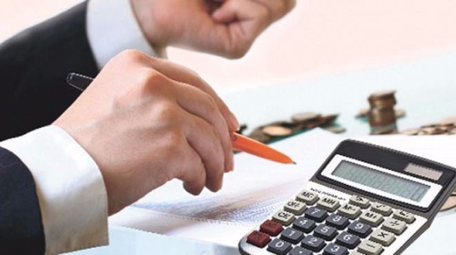 Kurumlar Vergisi, 2018, 2019 ve 2020 yllarnda yzde 22 olarak uygulanacak. Bakanlar Kurulu, yzde 22'yi yzde 20'ye kadar indirmeye yetkili  olacak.    <br>- ek Kanunu'ndaki "zerinde yazl dzenleme tarihinden nce ekin denmek iin muhatap bankaya ibraz geersizdir." dzenlemesinin yrrlk sresi, 31 Aralk 2017'den 31 Aralk 2020'ye uzatlacak.