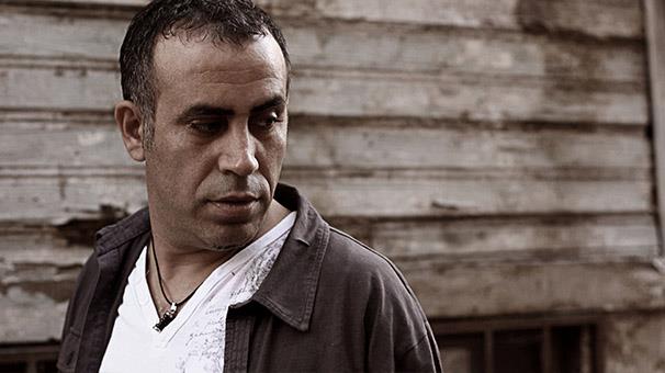 AHBAP giriimiyle dikkat eken ve ihtiya sahiplerine yardm salayan Haluk Levent bu ikiliyi takip eden isim oldu.