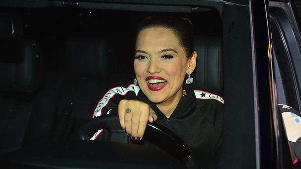 En ok etkileime geilen dier isimlerin arasnda ise Ksmetse Olur yarmaclar, Demet Akaln ve Zayn Malik bulunuyor.