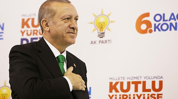 En &ccedil;ok konuulan hesap: @RT_Erdogan<br>  Gndemin ba dndren bir hzla deitii bir yl daha geride brakmaya hazrlanyoruz. Her gn milyonlarca kiinin duygu ve dncelerini paylat Twitter her yl olduu gibi 2017&#8217;de de Trkiye gndemine damga vuran 'en'leri deerlendirdi. Twitter&#8217;n verilerine gre, bu yl Trkiye&#8217;de en ok Beikta konuulurken, en ok bahsi geirilen hesap 11.7 milyon takipiye sahip olan Cumhurbakan Recep Tayyip Erdoan&#8217;a ait resmi @RT_Erdogan hesab oldu. Cumhurbakann ise Babakan Binali Yldrm&#8217;n 1.1 milyon takipiye sahip resmi hesab @TC_Basbakan izledi.