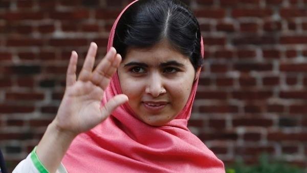 Malala, 9 Ekim 2012'de okula gitmek iin bindii otobste saldrya uramt. Otobse binen bir Taliban militan Malala'ya adn sormu, daha sonra gen kza  kez ate etmiti. Bandan yaralanan Malala, saldrdan 6 gn sonra tedavi iin ngiltere'ye gtrlm, Birmingham'daki Kralie Elizabeth Hastanesi'nde yaklak 3 ay kalm ve kafatasna metal bir plaka yerletirilmiti. Mart 2013'te taburcu edilen Malala, ailesiyle Birmingham'a yerlemi ve tekrar okula balamt.
