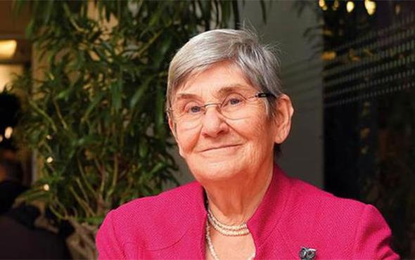 Canan Karatay, "Erkeklerde X ve Y kromozomu var. Y kromozomuna baktnzda bir baca eksik. O sebeple erkeklerin mr, kendilerine iyi bakmazlarsa kadnlardan daha ksa olur" dedi.