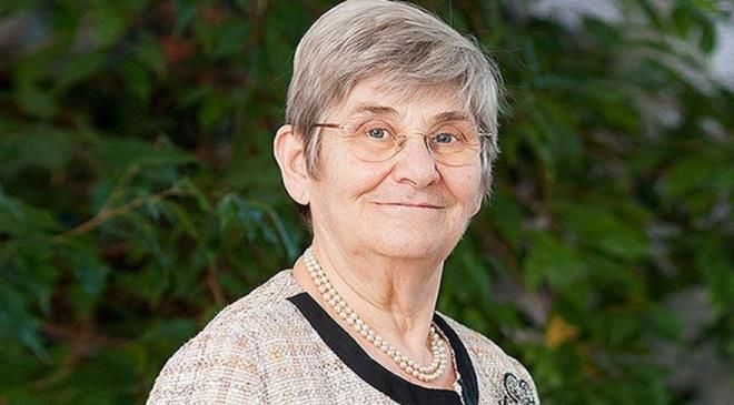 Prof.Dr.Karatay, ekerden uzak durulmas gerektiini de syleyerek, "eker en tatl zehirdir. eker, ekmek, ekerli-ekersiz gazl iecekler, imdi ekersiz gazl ieceklerin propagandasn yapyorlar, 'eker yok' diye, bakn onlar ok daha tehlikeli" diye konutu.