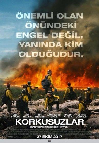 "Korkusuzlar"<p>      ABD'de itfaiyecilik ok tutulan meslek gruplarndan. Film ve dizilerde de grrz, ekici ve kasl adamlardr. 2013 ylnda ise ne kadar korkusuz olabildiklerini de grdk. Filmin sonunu sylemekte bir beis grmyorum nk o dnem 19 itfaiyecinin lmyle sonulanan olay unutmak ok da kolay deil. Aksiyon filmlerinin ynetmeni Joseph Kosinski bu dokunakl hikayeye biraz da teknoloji ekleyerek seyirlik bir macera haline getiriyor. Kalbin bir kesinde ok insann hayatn kaybettii gerei dursa da her eyi bir film gibi izlemek mmkn. Josh Brolin, Jennifer Connelly, Miles Teller, Jeff Bridges ve Andie MacDowell filmin kalabalk oyuncu kadrosunda yer alan isimlerden.