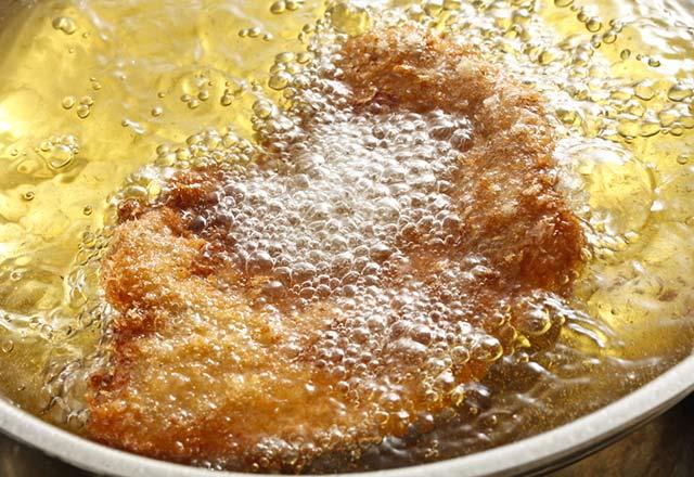 Trans yalara dikkat edin. Hastalklarn asl sebebi trans yalardr. Ancak vcudumuzun sal iin ya da nemlidir.  Yasz hayat mmkn deildir dedi ve ekledi;