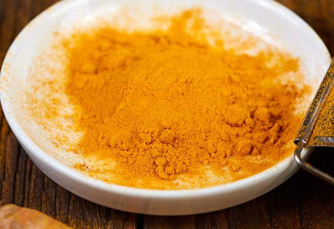 Kurkimin adl madde zerdealn eklem arlar zerinde de etkisini gsteriyor. Vcutta biriken iltihab azaltan kurkimin maddesi, eklem ve romatizmal arlarn git gide azalmasna yardmc oluyor.