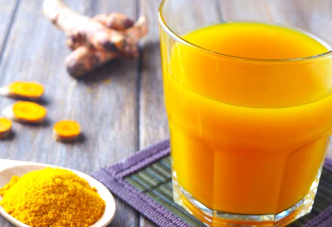 Zerdeal suyu dzenli olarak vcudumuza girdiinde antiviral zellik gsteriyor. Bu durum sonucunda da hastalklarn neden olduu virslerin vcudumuza girmesini engelliyor. 1 yl boyunca dzenli olrak tketilen zerdeal suyu, nerdeyse tm hastalklarn vcudumuza girmesine engel oluyor. zellikle k aylarnda salgn hastalklara kar elinizden zerdeal suyunu eksik etmeyerek hastalklara yakalanma ansn en aza indirebilirsiniz.