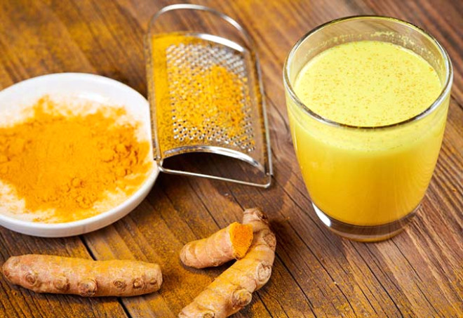 Vcudumuzun en nemli organ olan kalbi zerdeal suyu iecekte koruyabilmeniz mmkn olabiliyor. Zerdealn ierisinde yer alan kurkimin maddesi kalbe giden damarlar temizlemeye yardmc oluyor. Damarlarda meydana gelen tkankln nne geerek, kalp ve damar hastalklarna kar koruma salyor.