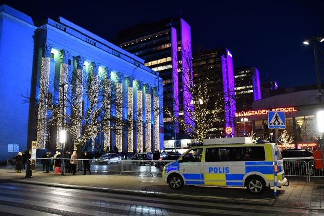 Stockholm Konsert Huset'te (Konser Evi) dzenlenen trene, sve Kraliyet ailesi ve ok sayda davetli katld.