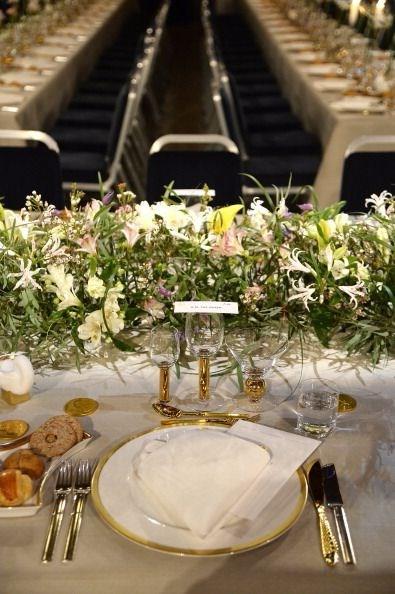 dl treninin ardndan yaklak bin 500 davetliye Nobel yemei dzenlendi. Yemee, sve Kraliyet ailesi, sve Babakan Stefan Lfven, bakanlar, parti temsilcileri, yabanc lke temsilcileri ile dl alanlar katld.