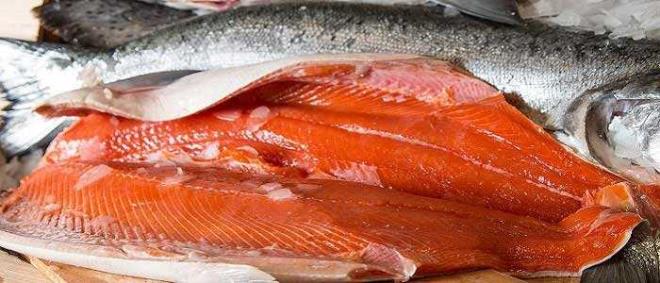 Somon bal: iftliklerde yetimi somon bal Omega 3 bakmndan zayfken, kanserojen maddeler ieriyor.