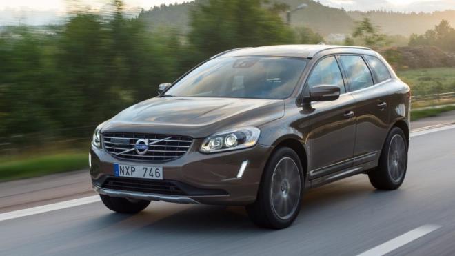 VOLVO S/V40: Salamlk denince akla ilk gelen marka belkide Volvo&#8216;dur. Aslnda Volvo&#8216;nun bu tr bir iddias asla olmad fakat kullanclarn deneyimleri ve arpma testlerindeki baars ona bu an oktan kazandrd. Hatta sosyal medyada dolaan bir grselde krmz kta duran Volvo&#8216;ya arpan bir Tofa ve Tofa&#8217;n bu kaza sonras iler acs hali dnp durur. Sadece 1-2 arac deil, rettii tm aralarda d kasasnn kalitesi sayesinde her daim en gvenli deneyimi sunabilen Volvo&#8216;nun zellikle S40 ve XC60 modelleri adeta dillere destan. Sportif ve dengeli bir kullanm bulunan S40 ayn zamanda yksek sr konforu da sunuyor. arpma emniyeti testinde %82, src emniyeti testinde %84, yolcu emniyeti testinde %87 ve yaya yolcu emniyeti testinde %76 alan S40 gerekten klasmanna gre olduka iyi sonular sunmay baaryor.