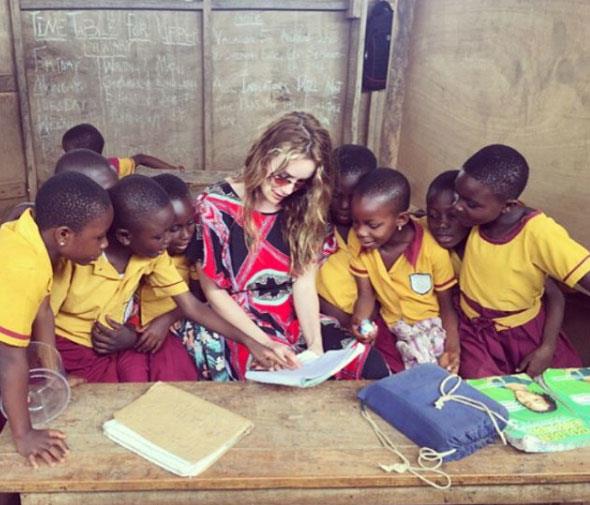 Gamze zelik'ten sz ediyoruz. Gzel oyuncu; Arka Sokaklar dizisiyle hafzalara kaznd. Sonra baka dizilerde de rol ald ama bir gn aniden bambaka bir hayata yneldi.