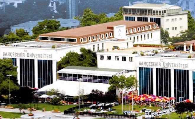 BAHEEHR NVERSTES  <p>  E-retim Teknolojileri    E-ngiliz Dili Eitimi<p>      Uzaktan retim nsan Kaynaklar Ynetimi<p>      Uzaktan retim Pazarlama  <p>    e - MBA    e-Kresel Siyaset ve Uluslararas likiler