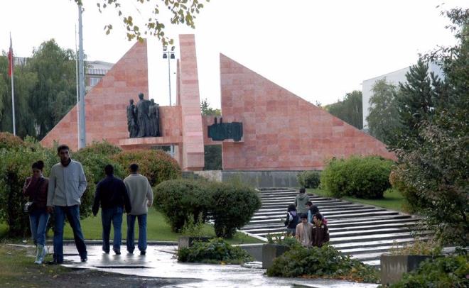 ATATRK NVERSTES  <p>      Gvenlik Adli Bilimler Tezsiz Yksek Lisans Program<p>      letme (Trke) Tezsiz Yksek Lisans Program<p>      Salk Ynetimi Tezsiz Yksek Lisans Program    <p>  Yneticiler in letme (Trke) Tezsiz Yksek Lisans Program    <p>  Pazarlama Tezsiz Yksek Lisans Program<p>      letme (ngilizce) Tezsiz Yksek Lisans Program     Sal ve Gvenlii Tezsiz Yksek Lisans Program