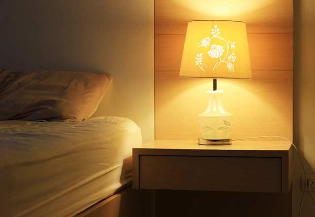 Parlakl ayarlayabileceiniz klar tercih edin. Eer bu klardan edinemiyorsanz kk bir baucu lambas kullanabilirsiniz.