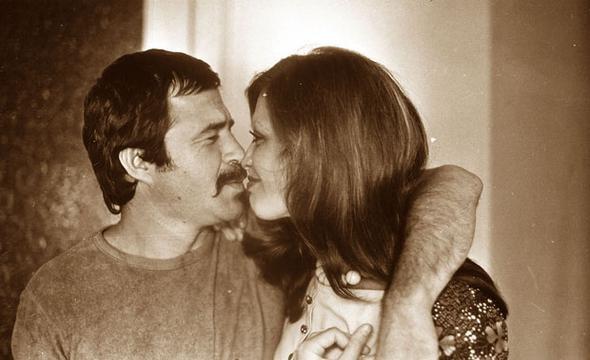 rmcer iki evlilik daha yapt. Cengiz Kartal&#8217;la 1989-1990 yllar arasnda sren evlilii bittiinde neyi var neyi yok satmt. Batman&#8217;da gayriresmi 4 ei ve 11 ocuu bulunduunu sonradan rendii iadam Hasan lk&#8217;le yapt nc evlilik, rmcer&#8217;e gre hayatnn ikinci byk hatasyd. Bir gnlk konser iin gittii Batman&#8217;da 10 gn kalnca tant Hasan lk, evlendikten sonra ikenceye balad. Raporlar alp mahkemelerde gnler geiren Serpil rmcer, bu evlilikten glkle kurtuldu.