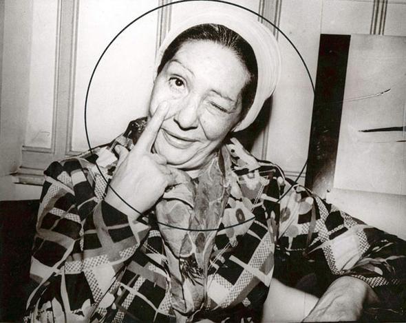 Cahide, 18 Mart 1981&#8217;de, bugn Pera Palas&#8217;n karsnda olan ve yllar sonra onun ansna alan &#8216;Cahide&#8217;s Restoran&#8217;n bulunduu yerde kr ktk sarho hayata veda etti. ldnde 65 yandayd.