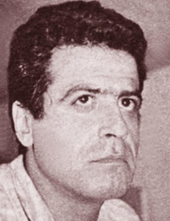 Alkol yznden dnemin Prodktr Cemiyeti ortak karar alarak ona kimsenin i vermemesini salad. Dt yoksulluk ve bunalm ukurunda daha fazla duramad ve 1963 Austos&#8217;unda intihar ederek hayata veda etti. ldnde cebinde 15 liras vard. Daktilo makinesi de 50 liraya rehindeydi.