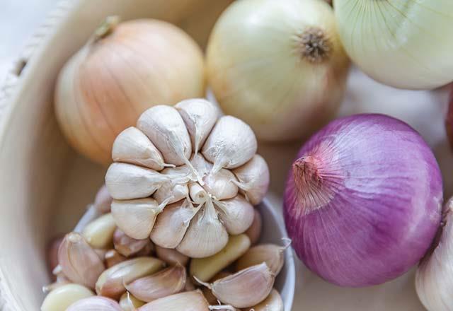 "Dar kn yryn" Prof. Dr. Canan Karatay, k mevsiminde D vitamininden yoksun kalndn belirterek, unlar kaydetti: "Kn psikolojik olarak vcut hastalanyor. Bunun sebebi gnesizlik. eriye kapanmamak lazm&#8230;