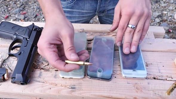 Bu kurunlardan sadece bir tanesi... Art arda silah ate aldnda bakalm ne olacak?