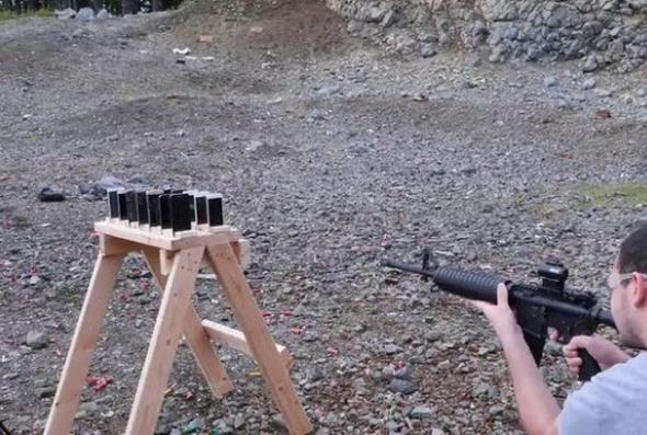 Ardndan hedef tahtasna konur!