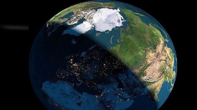 Gnein douu: 08.27  Gnein bat: 17.40  Gece sresi: 14 saat 47 dakika   Gndz sresi: 9 saat 13 dakika