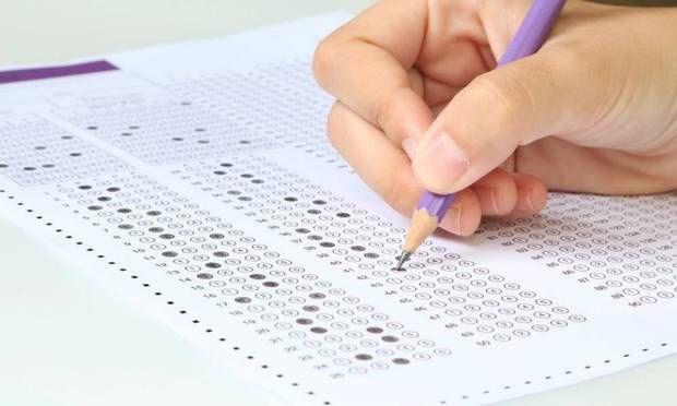 LSANS PROGRAMLARINI TERCH EDEBLMEK N GEREKL BARAJ PUANI NEDR?  <br>  TYT&#8217;den en az 150 puan almak kouluyla, adayn TYT puan ile snavn ikinci oturumundaki testlerden alaca puanla birlikte hesaplanacak olan Szel, Saysal, Eit Arlk ve Dil puannn en az birinin en az 180 puan olmas gerekir.    Adaylar, en az 180 ve zerinde puan aldklarnda, ilgili puan trnde renci kabul eden  lisans programlarndan tercih yapabilecektir.    Meslek Yksekokullarnda bir program tercih edebilmek iin gerekli art ve gerekli baraj puan nedir?    Adaylarn TYT puannn en az 150 ve zeri olmas gerekir.