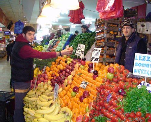 15- Pazarc: &#8220;Hepsi taze abla sfr rk&#8221;