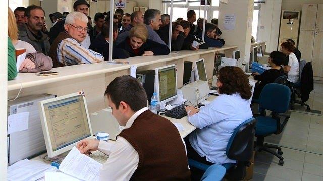 8- Memur: &#8220;Sistem gitti.&#8221;