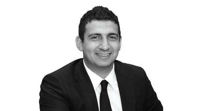 24- Ali afak ztrk (32), Opet YK yesi  <p>  Ailenin ikinci kuak yneticisi ztrk, Londra&#8217;da iletme okudu. lk giriimcilik baarsn Regnum naat&#8217; kurarak yakalad. ztrk e zamanl olarak ayda 5 milyon ziyaretisi olan ve Chelsea&#8217;den Manchester City&#8217;e pek ok futbol takm ile eitli alanlarda ibirlii yapan WhoScored.com&#8217;u da hayata geirdi. Antalya Belek&#8217;te 2014 ylnda alan Regnum Carya Golf & Spa Resort Otel&#8217;in de ynetim kurulu bakan ayn zamanda. Otel, G20 Trkiye Zirvesi&#8217;ne ev sahiplii yapt. Regnum naat&#8217;n yatrmlar, Bodrum Golf Country Projesi ile devam ediyor. ztrk, Antalyaspor&#8217;un da bakan. Opet ailesinin gelecek dnemde ne kacak isimlerinden biri.