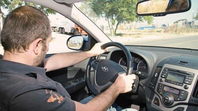 Vites, ara hz kazanmaya balad anda ykseltilmeli  Otomobilin vites deiiminde ideal motor devrini yakalayarak kullanmak, yakt tketimi iin etkin rol oynar. zellikle yakt tketimiyle dorudan ilikili olan srtnme ve hareket direnleri devirli kullanmlarda en az etki gsterir.