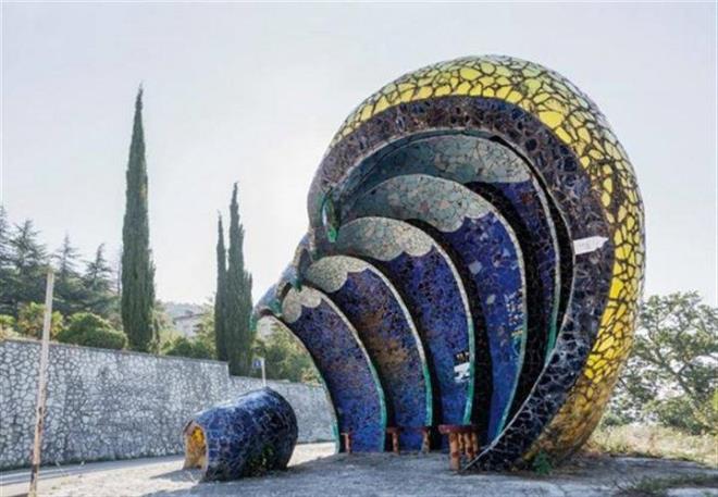 Film setini aratmayan otobs duraklar