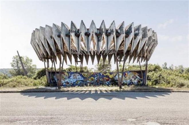 Film setini aratmayan otobs duraklar