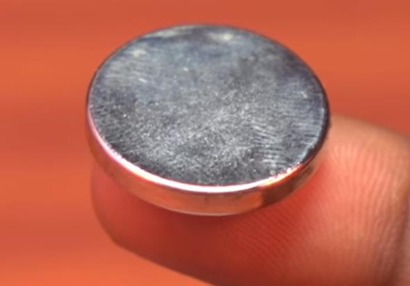 imdi de bir tane neodyum mknats bulalm!