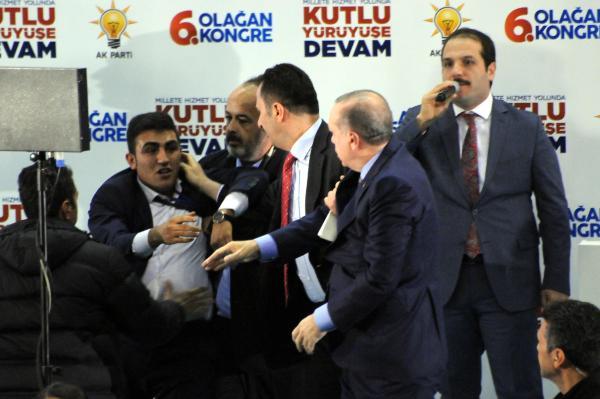 Erdoan'n korumalar tarafndan platformdan indirilen ve gzaltna alnan Demircan, emniyette ifadesi alndktan sonra serbest brakld. rnak'ta Trkiye Gaziler ve ehit Aileleri Vakf'n kurduklarn anlatan Demircan yle konutu: