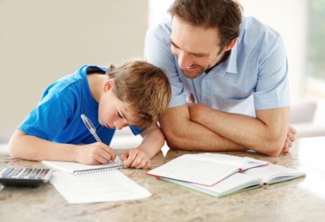 7- Dersleri bittikten sonra ebeveyni olarak kontrol etmeyi ihmal etmeyin. Yanl yapt yerleri ona izah ederek anlatn.