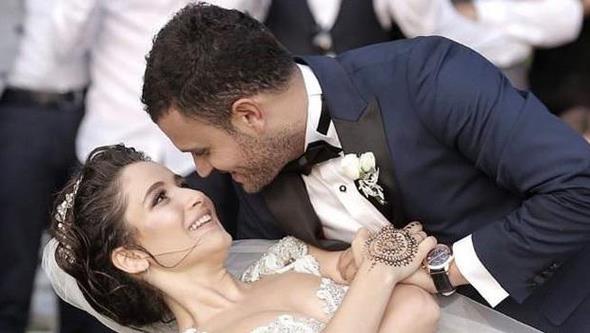 'Krgn iekler' dizisinde canlandrd 'Songl' karakteri ile nlnen oyuncu Gke Akyldz hayatn Mustafa zyurt ile birletirdi.