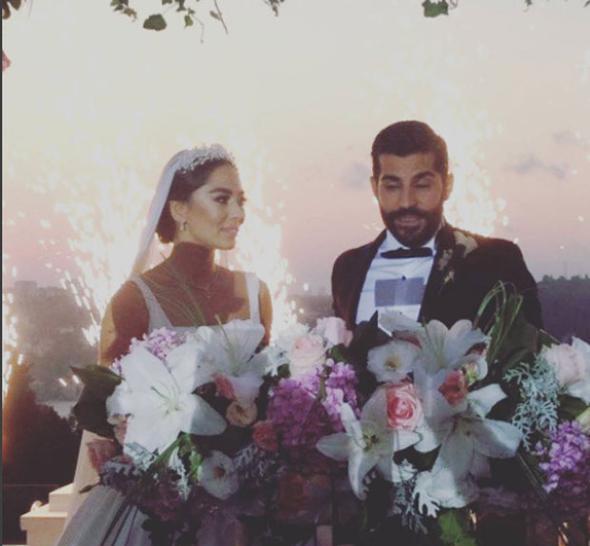 Gzel oyuncu Merve Sevi, spor eitmeni alkan Algn ile sessiz sedasz evlendi. Cemile Sultan Korusu'nda gerekleen dnn fotoraflar geceye katlanlar tarafndan sosyal medyada paylald.