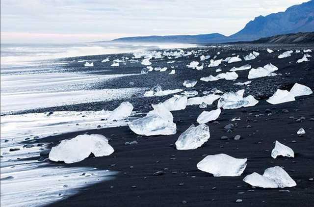 Souk sava zamannda 200 kiilik bir ekip tarafndan nkleer g ile ina edilen ehir, Amerika tarafndan &#8220;Project Iceworm-Buzsolucan Projesi&#8221; olarak adlandrld.