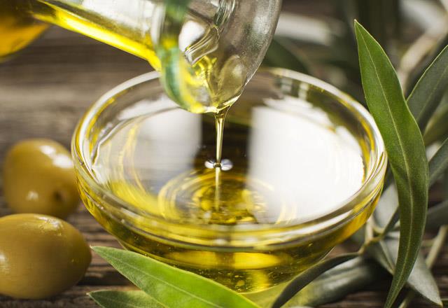 Ilk  ya masaj <p>      En iyi sonu iin zeytinya ya da Hindistan cevizi ya kullanmanz neririz.