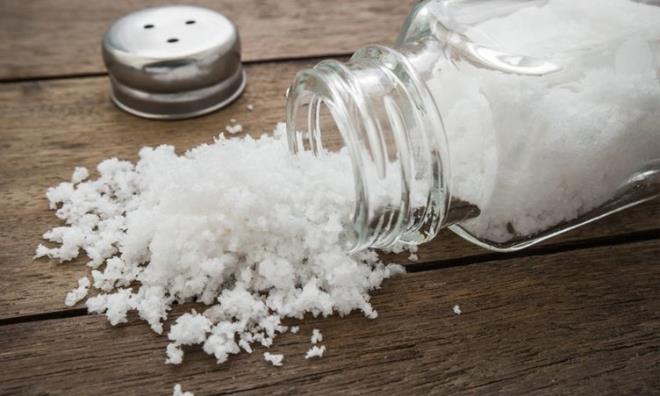 GYSLERMZN KLMESN ENGLLEMEK N    Kyafetlerinizin klmesini nlemek iin son ykamada bir miktar tuz dkn. Gneli bir gnde kyafetlerini kurutmanz durumunda bu zellikle yararldr. Elbiseleriniz mkemmel temizlikte ve yumuak olacaktr.