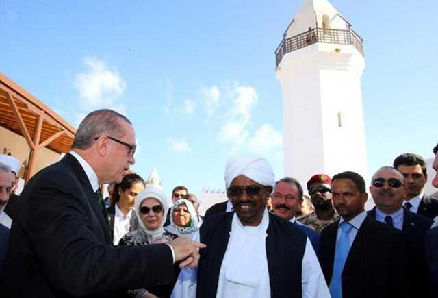 st rtbeli grevliler genelde Msr'da sancakbeylii yapanlar arasndan tercih ediliyordu. Bu eylet 18. asr ncesi Cidde Sanca Mutasarrf olan Mekke eyhlharemi'nin idresine verildi. 18. asrn bandan tibren ise Rumeli Beylerbeyi pyeli ve vezir rtbeli toplam 29 beylerbeyi tarafndan idre edildi. Blgenin muhfazas iin Osmanllar tarafndan kaleler inaa edildi ve Kzldeniz'in bir "Osmanl i denizi" hline dnmesiyle beraber buradaki gney donanmas Hint, Svey ve Muha Kaptanlna ayrld.