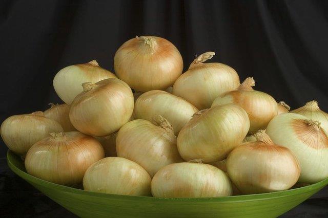 SARIMSAK, SOAN <p>      Binlerce yldr birok tbbi amala kullanlagelen mucizevi besin sarmsan bakteri, mantar ve virsleri yok etme kapasitesi 19. Yzylda Louis Pasteur&#8217;n aratrmalaryla da dorulanm.