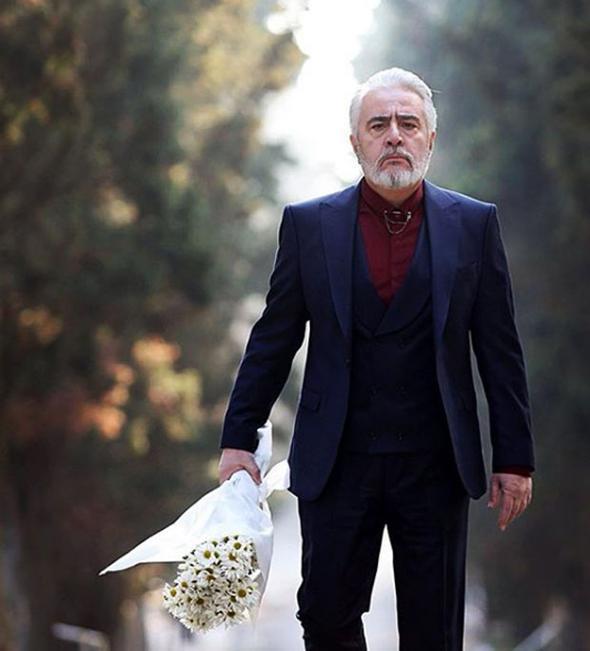 2.5 yl nce fazla kilolarndan kurtulmak iin mide operasyonu geiren Ycel, yeni grntsyle artt.